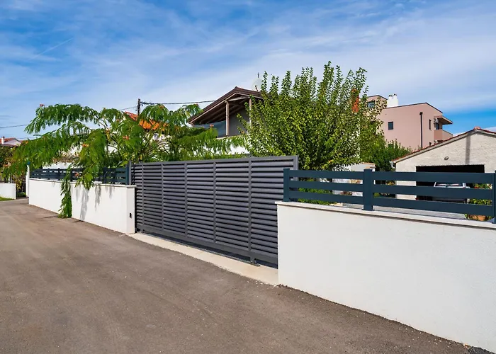 With Pool In A1 Apartament